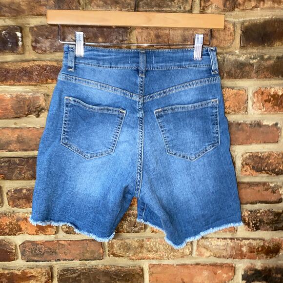 H&M Medium Wash Blue Denim Cut-Off Jean Shorts WOmen's Size 2 - Picture 2 of 4